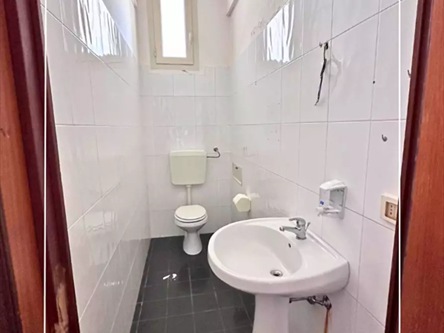 Immagine 25 di Villa in affitto  in corsi vittorio emanuele 144 a Statte