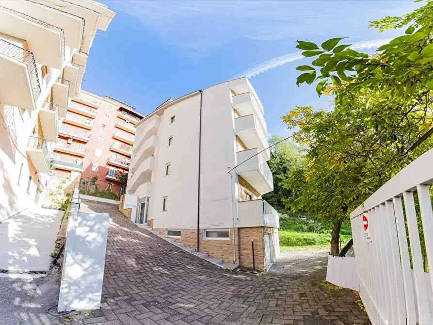 Immagine 4 di Appartamento in vendita  in Viale Gran Sasso a Chieti
