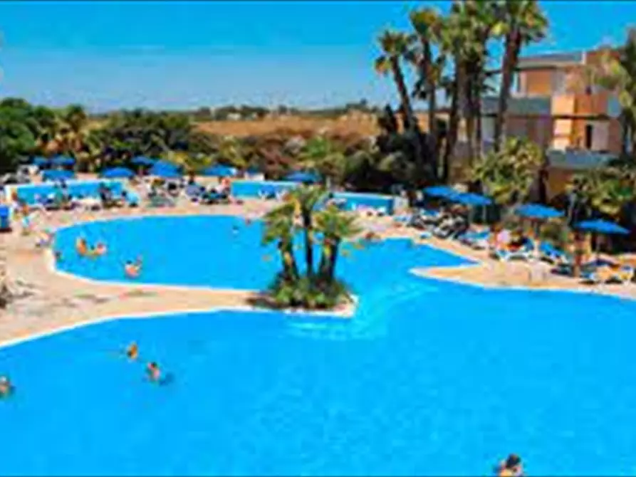 Immagine 1 di Multiproprietà in vendita  in https://www.google.com/maps/place//data=!4m2!3m1!1 a Nardo'