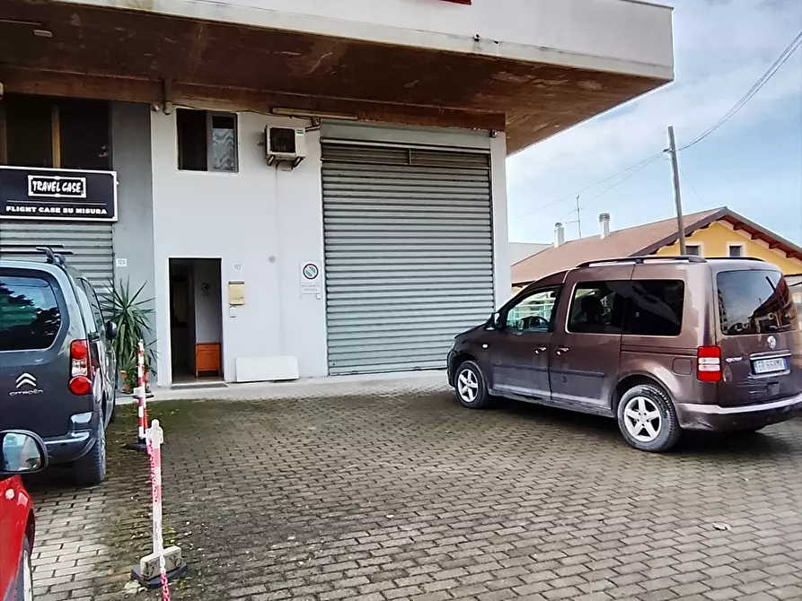 Immagine 18 di Capannone industriale in vendita  in via Penne a Chieti