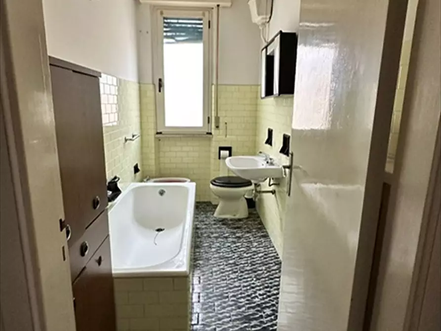 Immagine 13 di Appartamento in vendita  in Via Trieste Del Grosso n.84 a Chieti