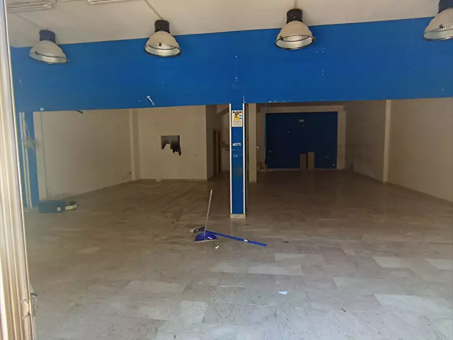 Immagine 2 di Locale commerciale in vendita  a Trapani