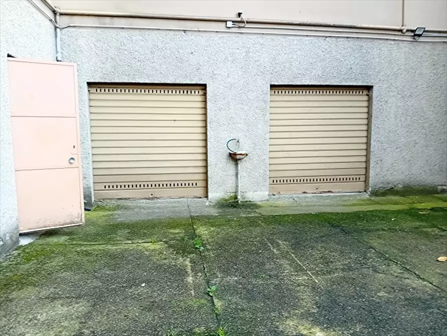 Immagine 16 di Box auto in vendita  a Milano