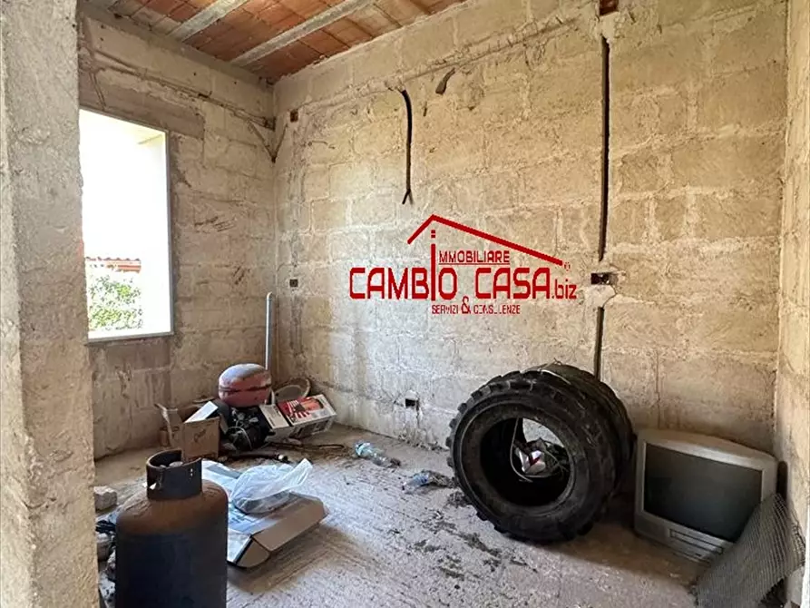 Immagine 27 di Villa in vendita  in VIA CICAS a Taranto