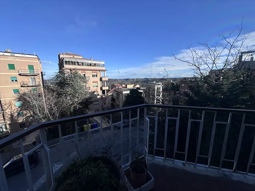 Immagine 3 di Appartamento in vendita  in Viale Europa 13 a Chieti