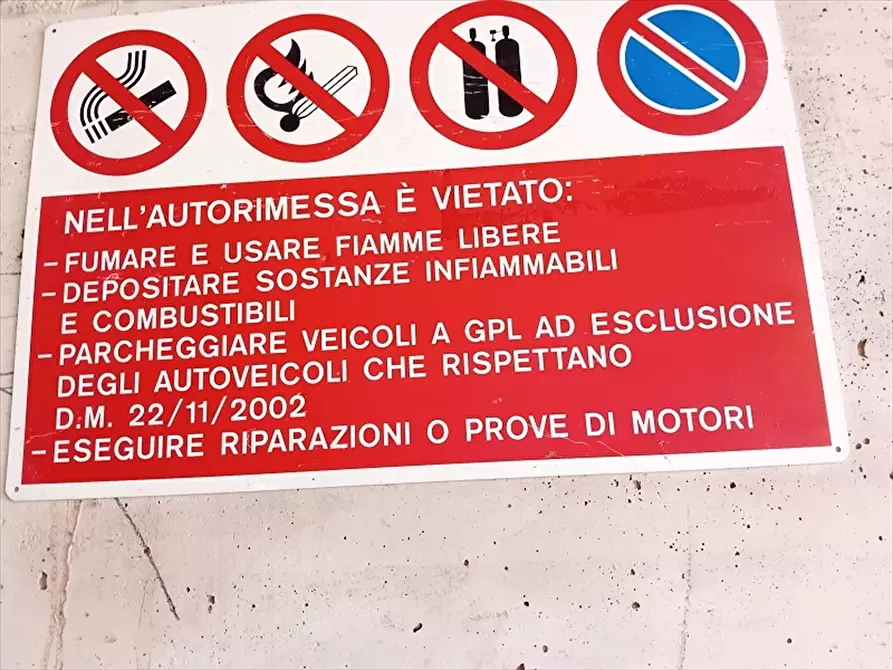 Immagine 23 di Box auto in vendita  in via Franco Faccio 20 a Milano