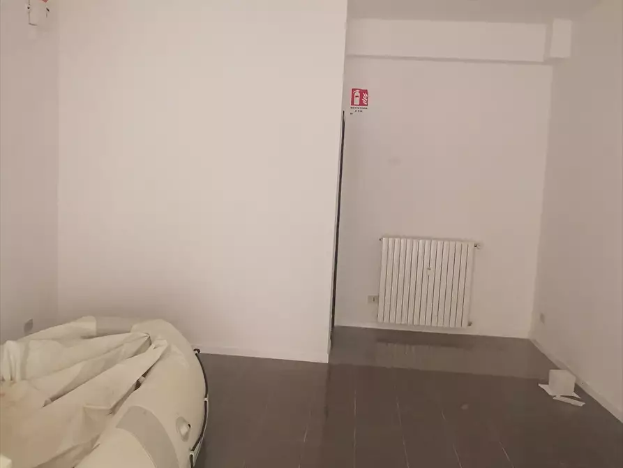 Immagine 6 di Locale commerciale in affitto  in Via Spaventa a Chieti