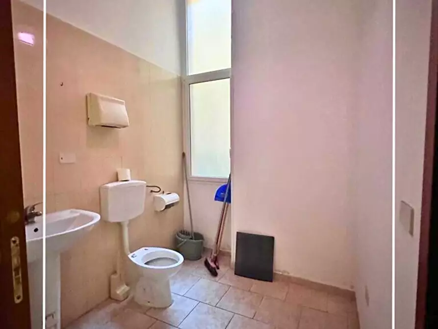 Immagine 3 di Box auto in vendita  in via messapia 53 a Taranto