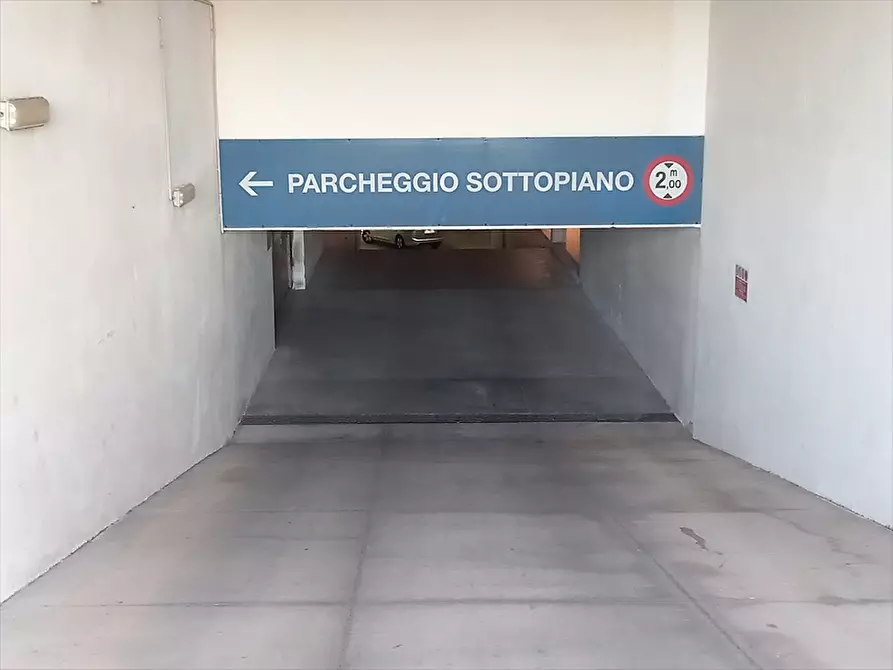 Immagine 5 di Garage in vendita  in Via Gennargentu n. SNC a Sassari