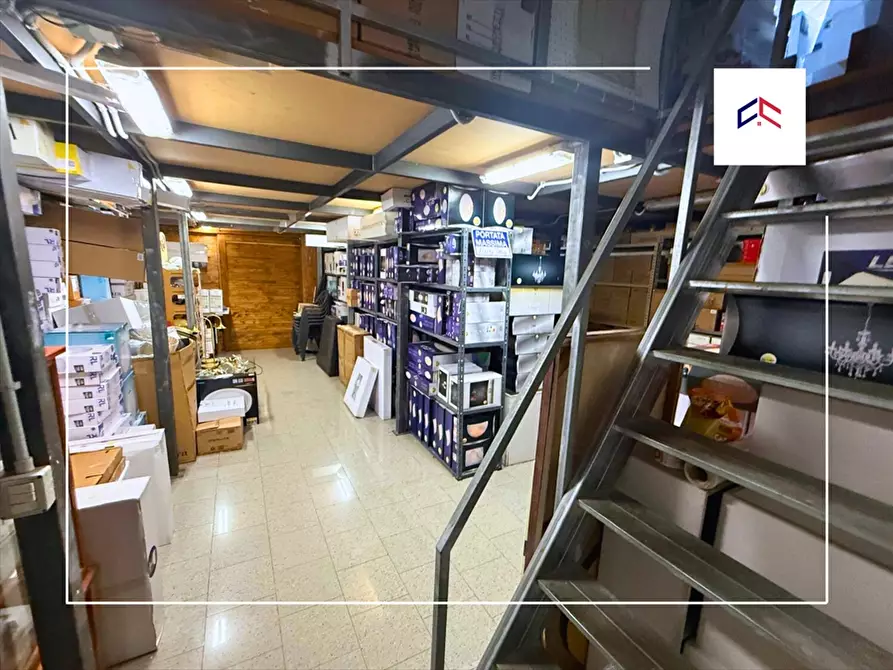 Immagine 23 di Locale commerciale in vendita  in contrada baronia a San Giorgio Ionico