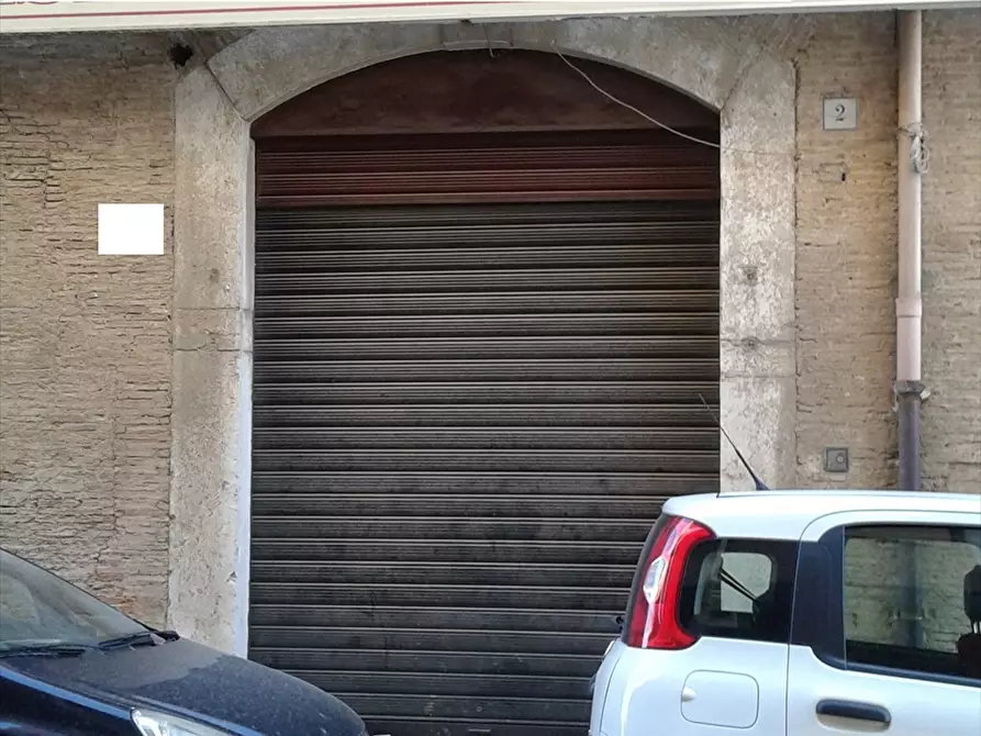 Immagine 2 di Locale commerciale in affitto  a Cerignola