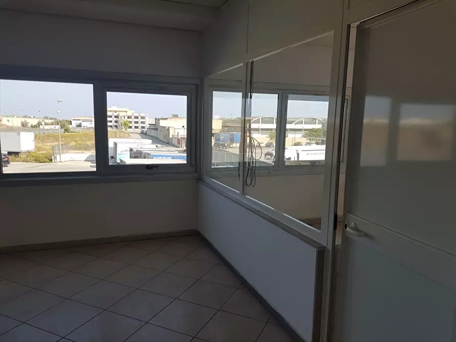 Immagine 7 di Ufficio in affitto  in Via Agrigento, 49 a Modugno