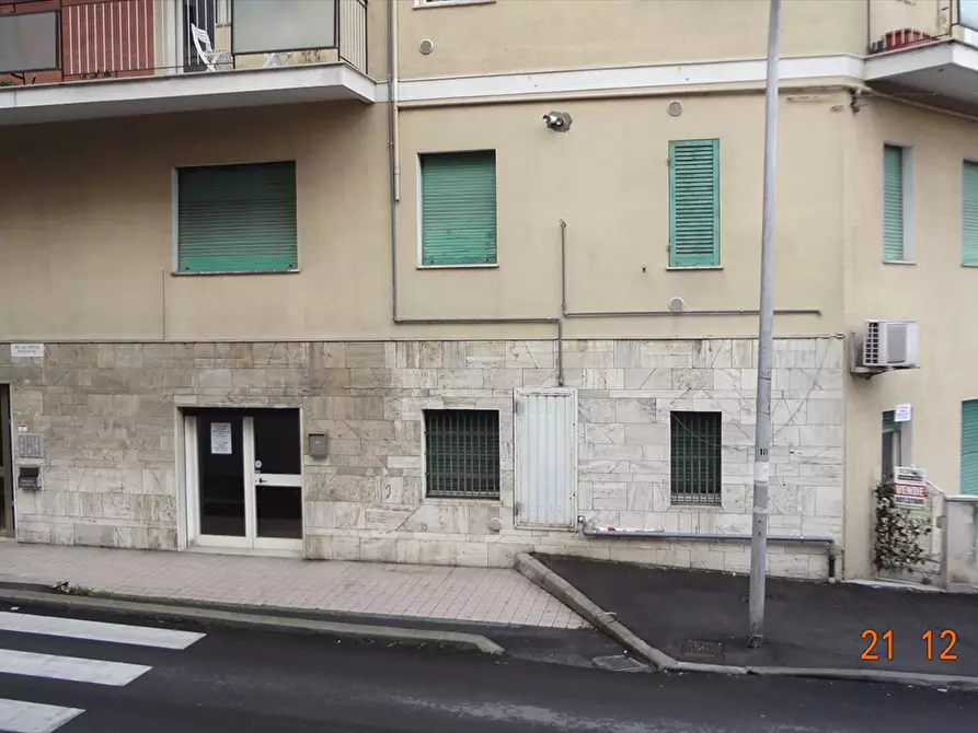 Immagine 9 di Locale commerciale in vendita  in Via Brigata Maiella a Chieti