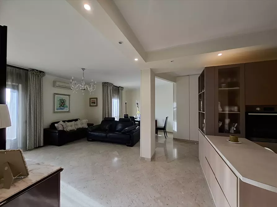 Immagine 20 di Appartamento in vendita  in Via Michele Mirenghi, 51 a Bari