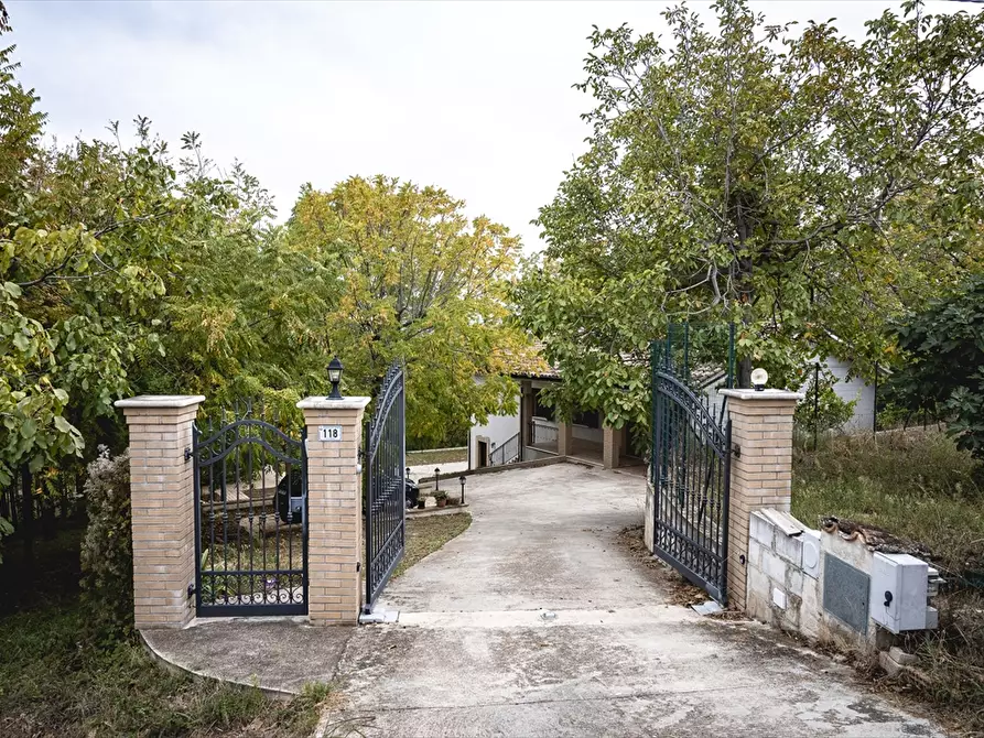 Immagine 3 di Villa in vendita  in Via Santo Stefano a Ripa Teatina