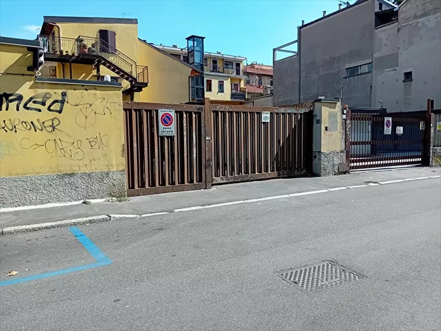 Immagine 21 di Box auto in vendita  in via Franco Faccio 20 a Milano