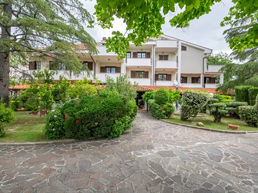 Immagine 1 di Villa in vendita  a Bucchianico