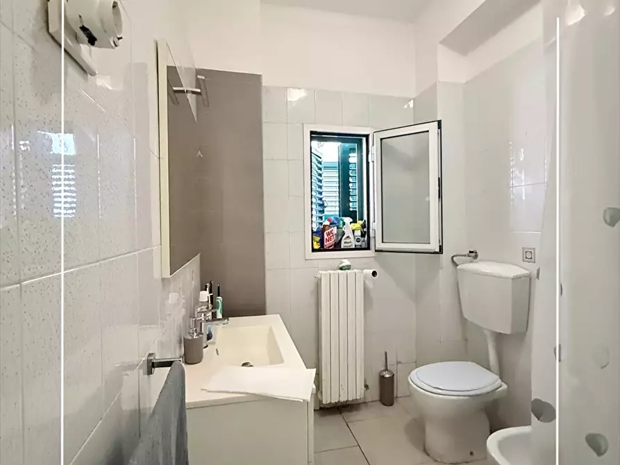 Immagine 13 di Appartamento in vendita  in via rintone 51  a Taranto