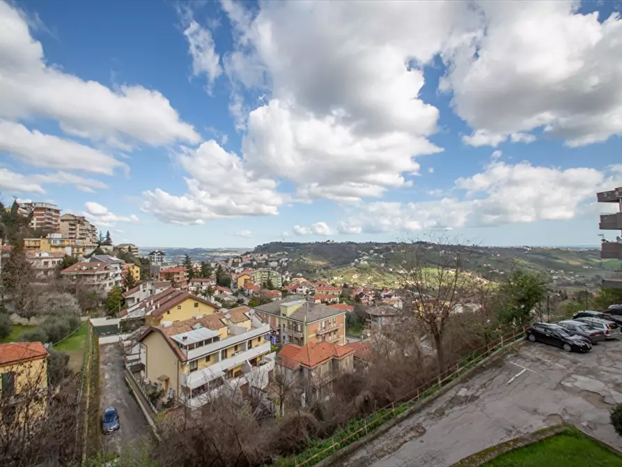Immagine 3 di Appartamento in vendita  a Chieti