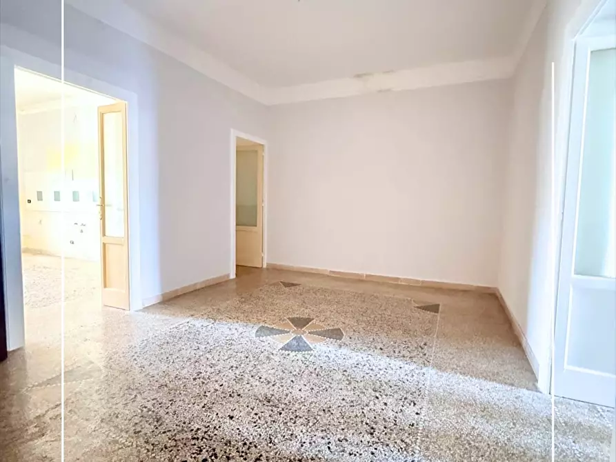 Immagine 10 di Appartamento in vendita  in via pola 11 a Taranto