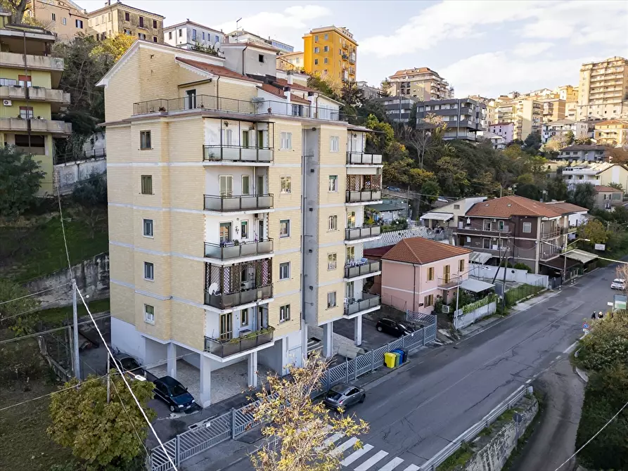 Immagine 1 di Appartamento in vendita  in Via Picena a Chieti