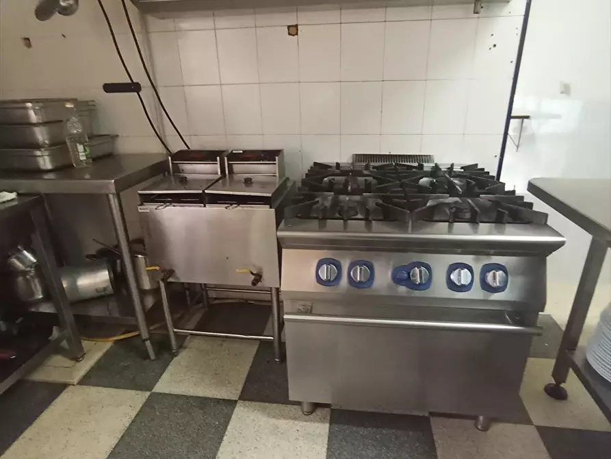 Immagine 2 di Attività commerciale in vendita  a Trapani