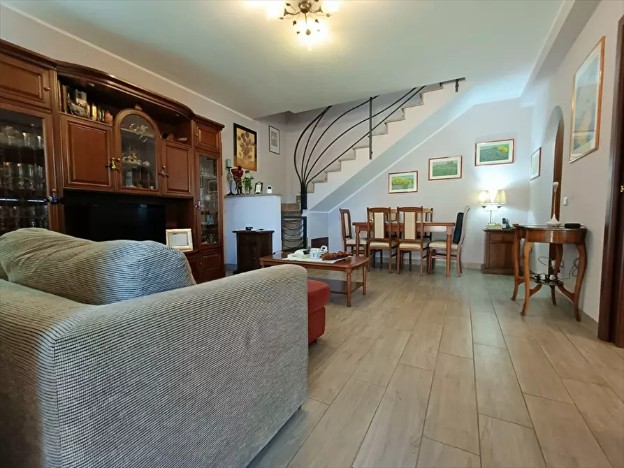 Immagine 5 di Villa in vendita  in via primiero a Anzio