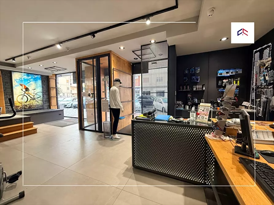 Immagine 3 di Locale commerciale in affitto  in VIALE TRENTINO 34 a Taranto