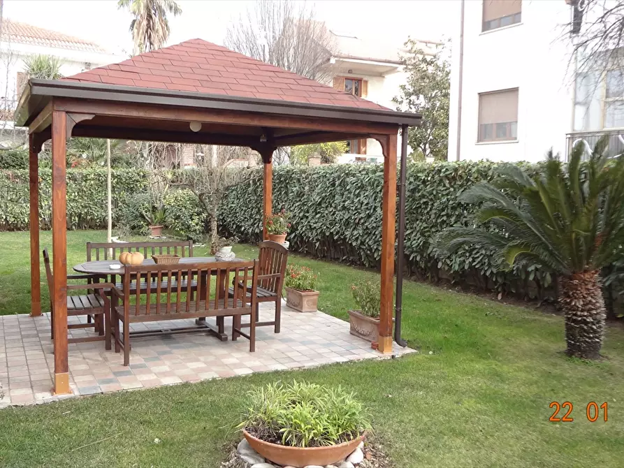 Immagine 28 di Villa in vendita  in Via Vittorio Veneto a Chieti