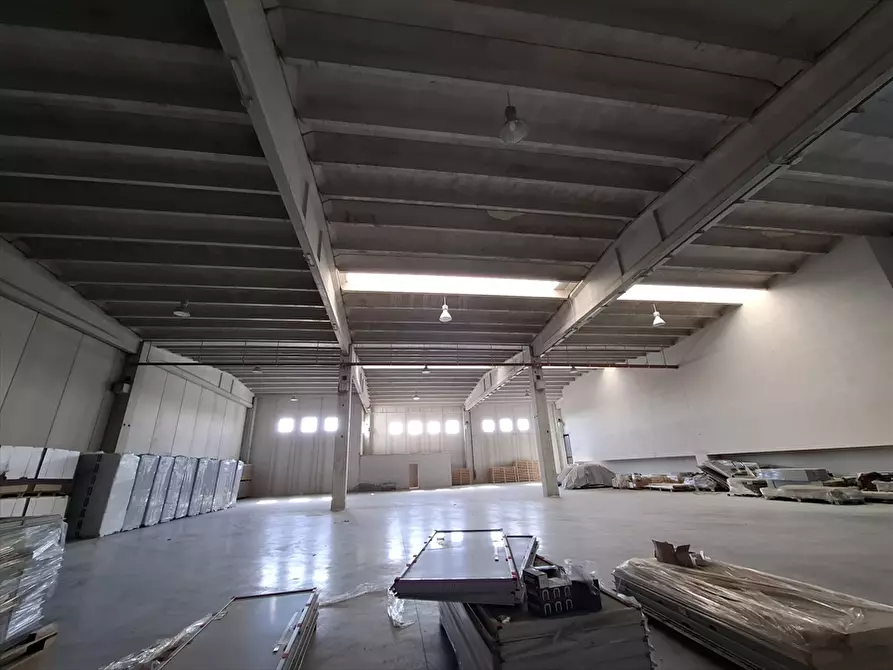 Immagine 14 di Capannone industriale in vendita  in SP 231 KM 1 a Modugno