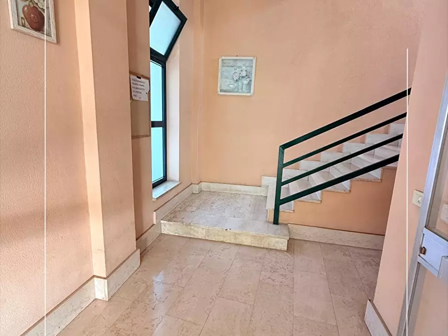 Immagine 5 di Appartamento in vendita  in via scoglio del tonno 52 a Taranto