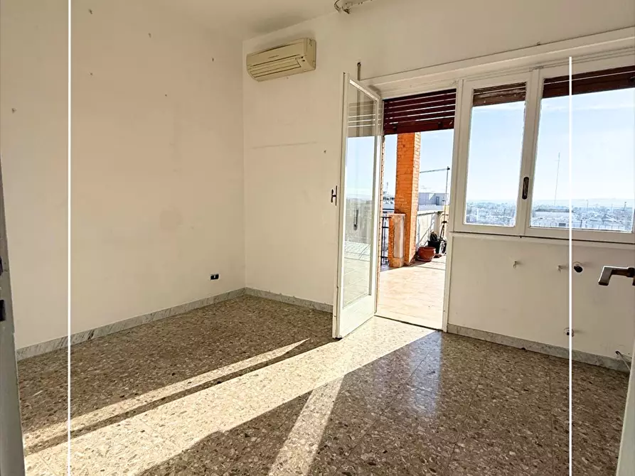 Immagine 10 di Appartamento in vendita  in via fiume 30 a Taranto