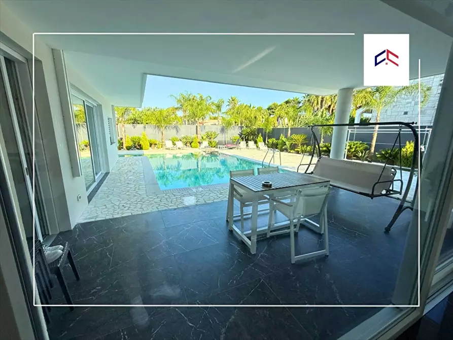 Immagine 3 di Villa in vendita  a Taranto