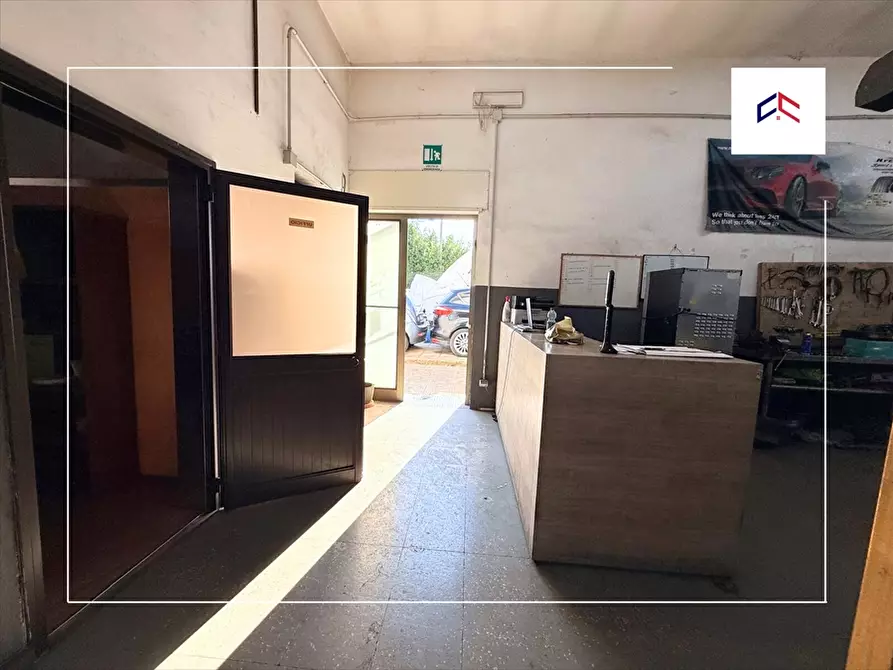 Immagine 10 di Laboratorio in affitto  in via bucaneve 20 a Taranto