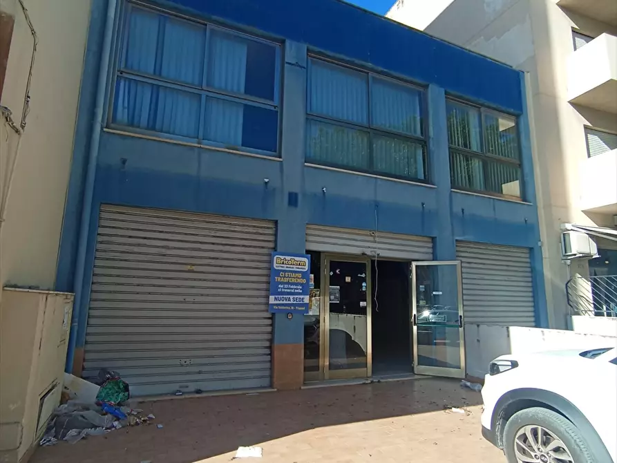 Immagine 1 di Locale commerciale in vendita  a Trapani