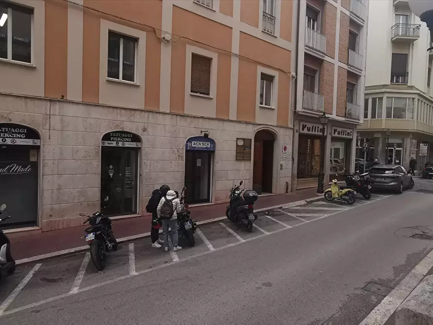 Immagine 12 di Locale commerciale in affitto  in Via Spaventa a Chieti