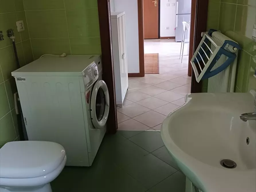 Immagine 15 di Appartamento in affitto  in via Senigallia 9 a Milano