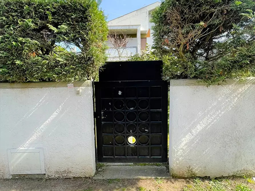 Immagine 17 di Villetta a schiera in vendita  in via delle Pratoline 19 a Anzio