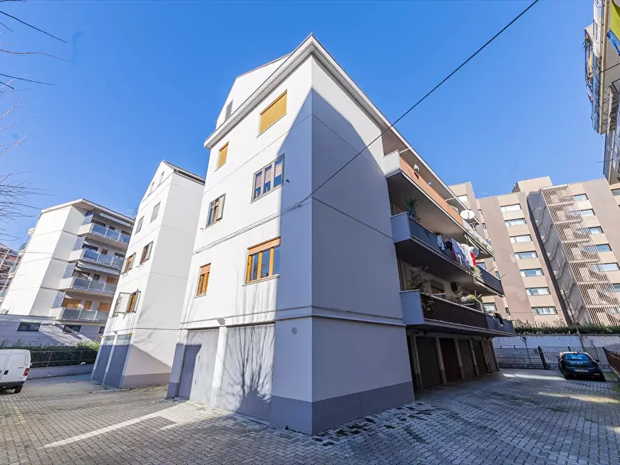 Immagine 2 di Garage in vendita  in Via Scanno a Chieti