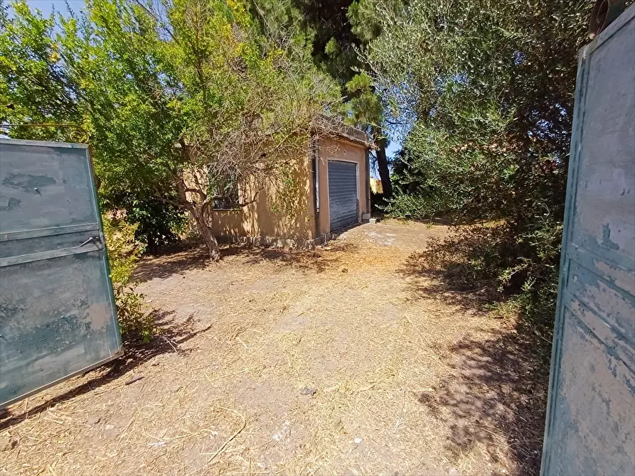 Immagine 6 di Garage in vendita  in  Sorso Badde Fustiggiu 