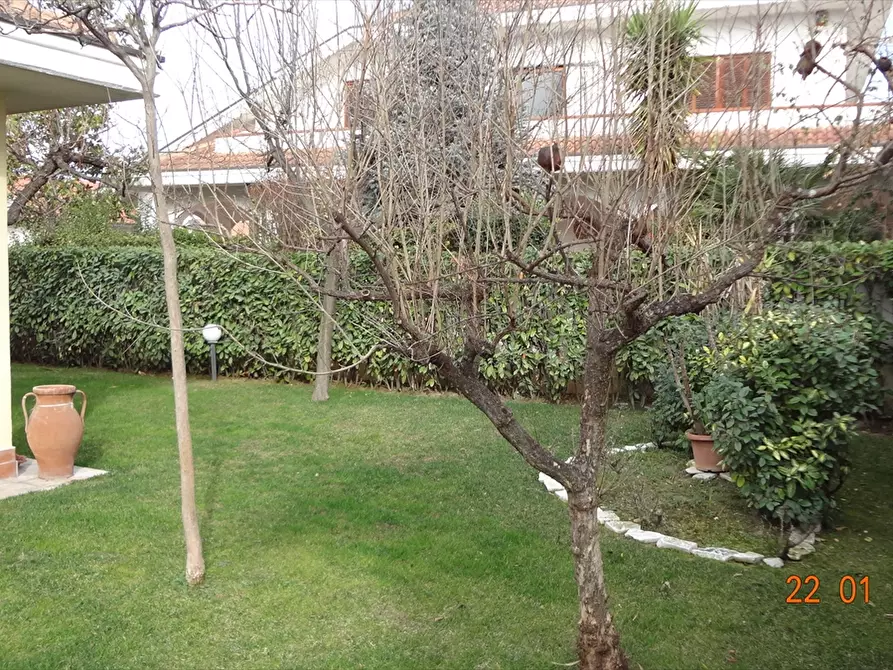 Immagine 25 di Villa in vendita  in Via Vittorio Veneto a Chieti