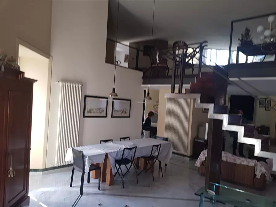 Immagine 25 di Palazzo in vendita  in Largo Fra Pantaleo a Palagiano