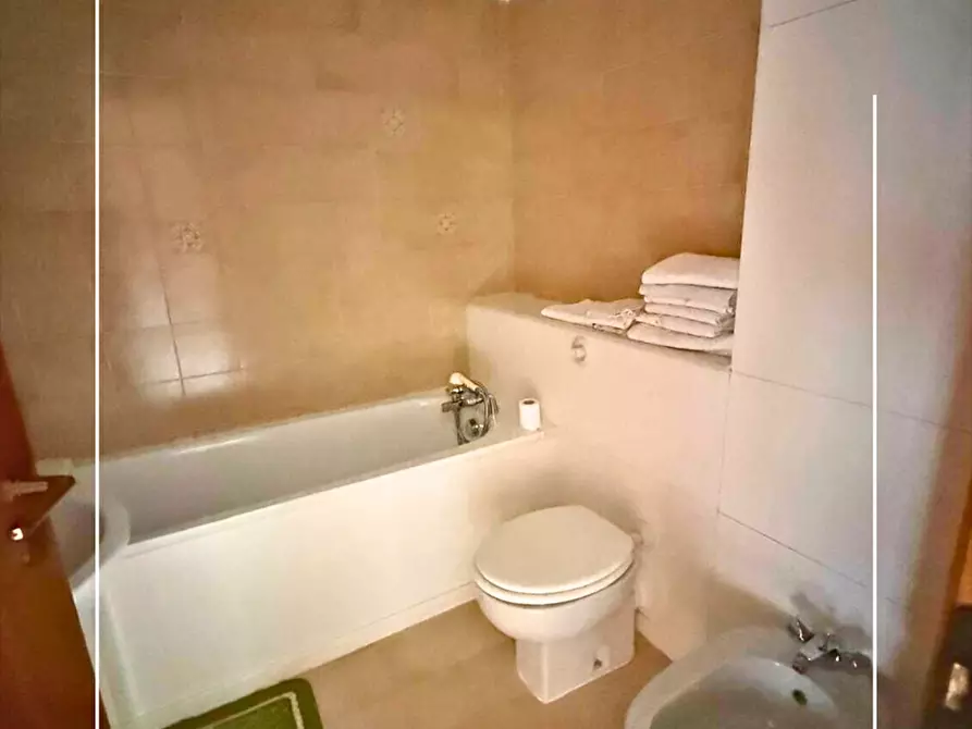 Immagine 22 di Appartamento in vendita  in piazza pertini 19 a Taranto