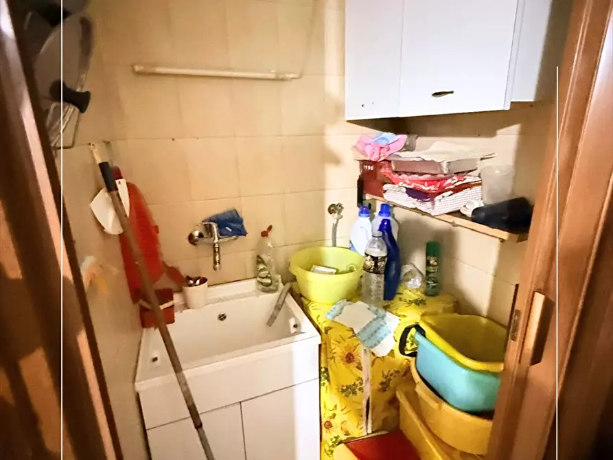 Immagine 12 di Appartamento in vendita  in via scoglio del tonno 52 a Taranto