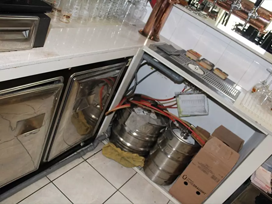 Immagine 8 di Attività commerciale in vendita  in Via Rubicone 1 a Spoltore