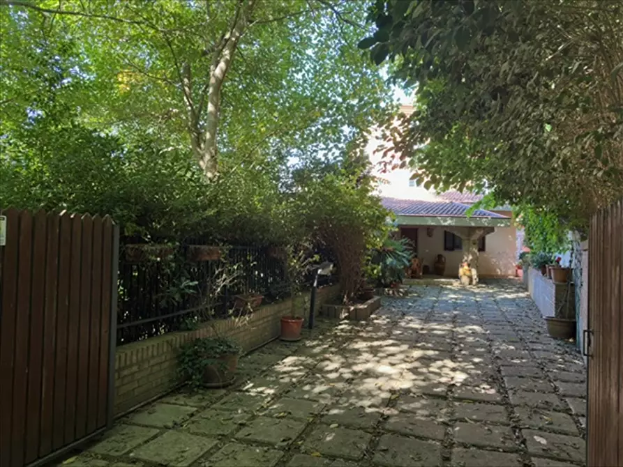 Immagine 1 di Casa indipendente in vendita  in via carlo madonna 2 a Chieti