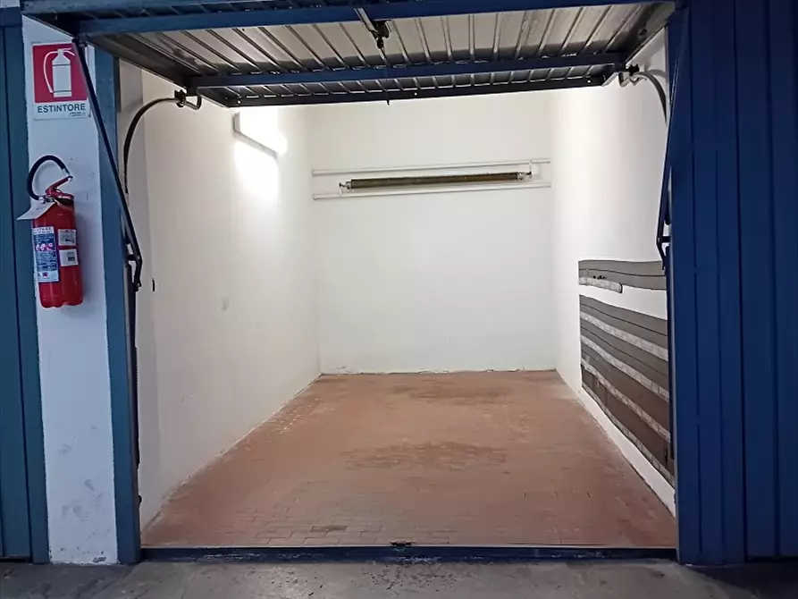 Immagine 5 di Box auto in affitto  a Milano