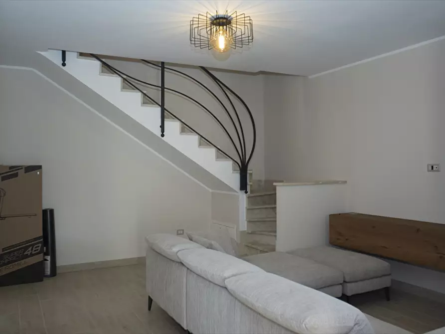 Immagine 3 di Villa in vendita  in Via primiero 150 a Anzio