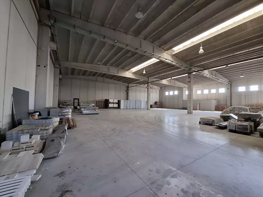 Immagine 18 di Capannone industriale in vendita  in SP 231 KM 1 a Modugno