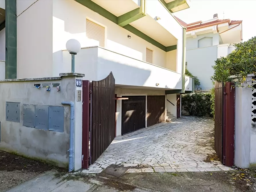 Immagine 9 di Appartamento in vendita  in Via Francesco Paolo Tosti a Francavilla Al Mare